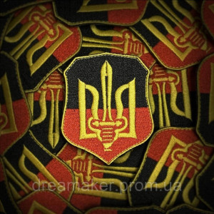 Шеврон красно-флаг УПА с тризубом Украины (AN-12-476-246)