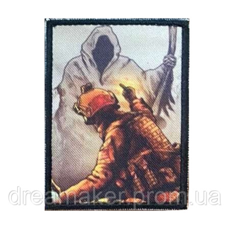 Шеврон солдат показывает средний палец смерти (AN-12-1549)